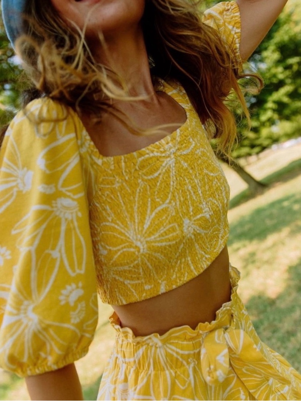 Universal Thread Cropped Top Yellow Floral Smocked Bodice S Puff Short Sleeve